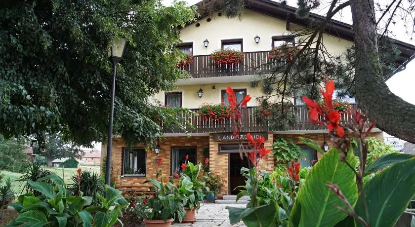 Hotel-Landgasthof Henghuber - Image 1