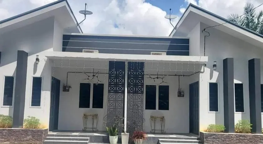 Pelosok Homestay with Pool Meru Klang Selangor - Image 1