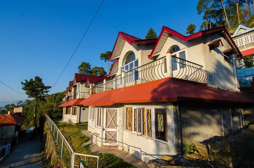 Luxurious 7BHK Bungalow @ Ranikhet by Planacation - Image 1