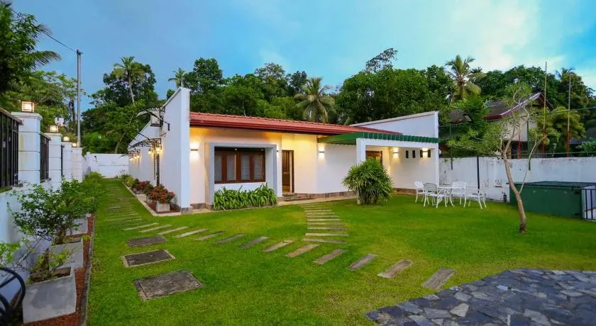 Thisath Villa, Hikkaduwa - Image 1