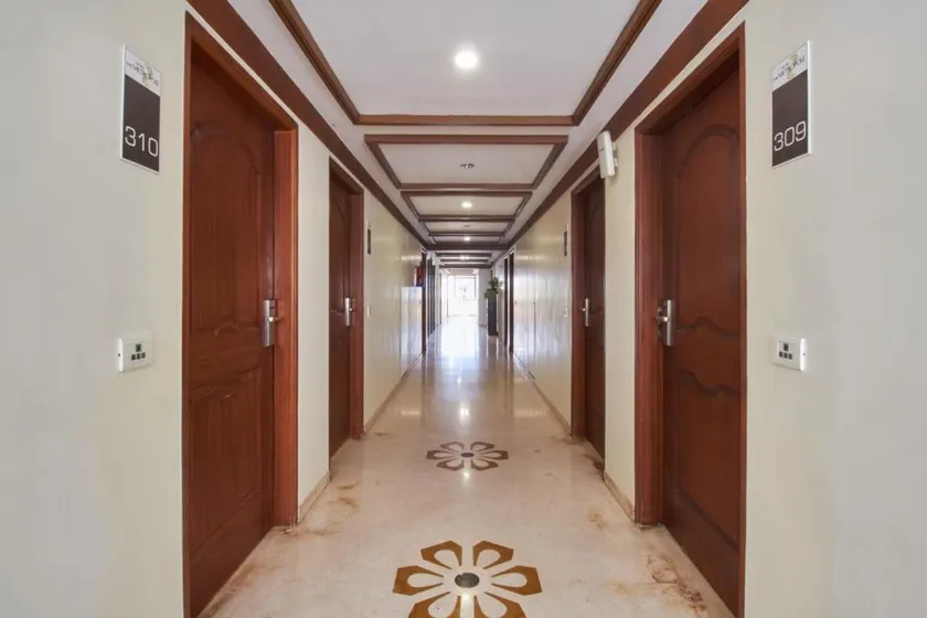 The Metropole Hotel - Image 1