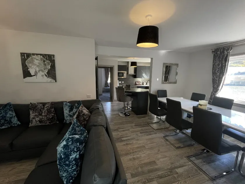 Apartment 19 - Image 1