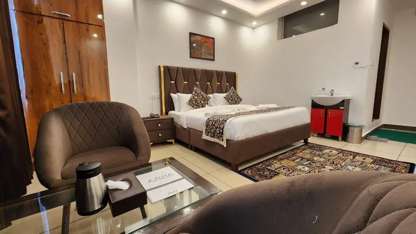 Azizia Inn - Image 1