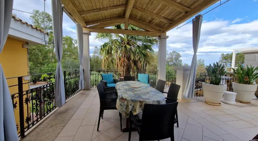 Casa Sinzias con piscina 9 posti letto - Image 1