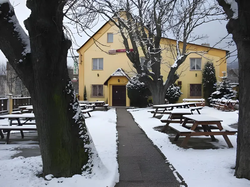 Hotel & Restaurant Pod Kaštany - Image 1