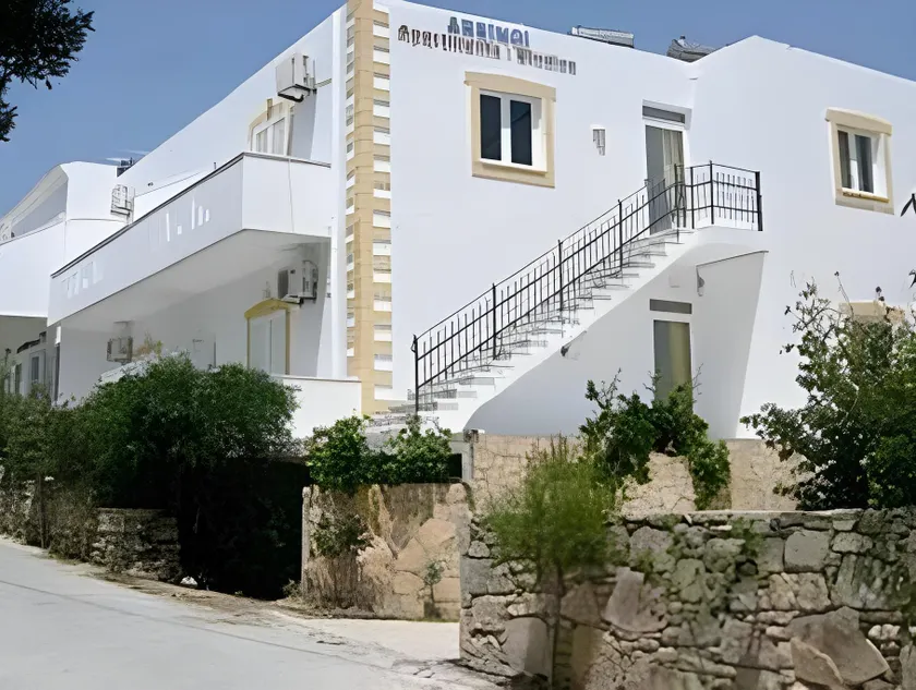 Arsinoi Studios and Apartments - Image 1