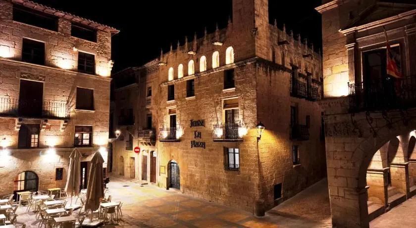 Fonda la Plaza - Image 1