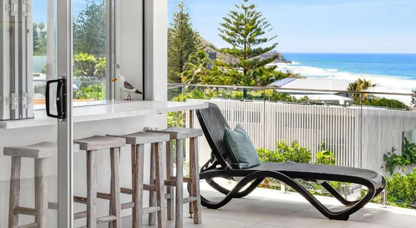 2 On The Park - Prime Location with Breathtaking Ocean Views - Image 1