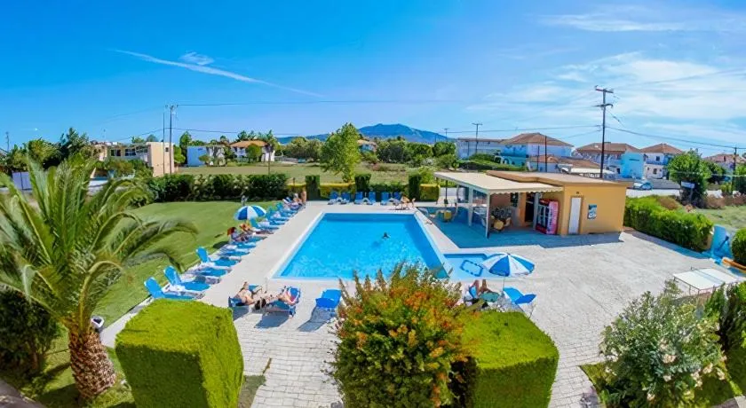 Derekas studios & apartments - Image 1