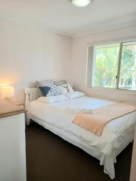 Floral Youth House (room2) - Image 1