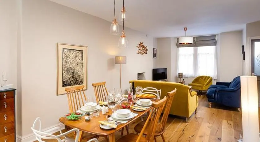 Bellflower Cottage - Image 1