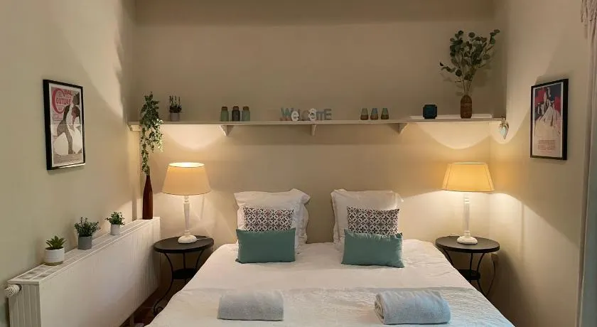 The Garden Room - Image 1
