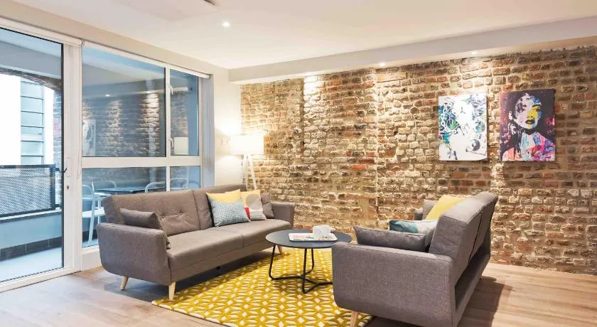 Temple Bar Crown Square Apartments - Image 1