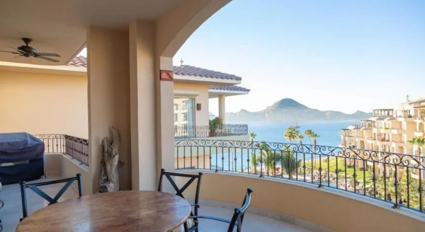 Beachfront, Premium Ocean View, 5 Star, VLE 1604 - Image 1