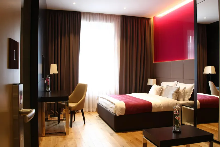 Maccani Luxury Suites - Image 1