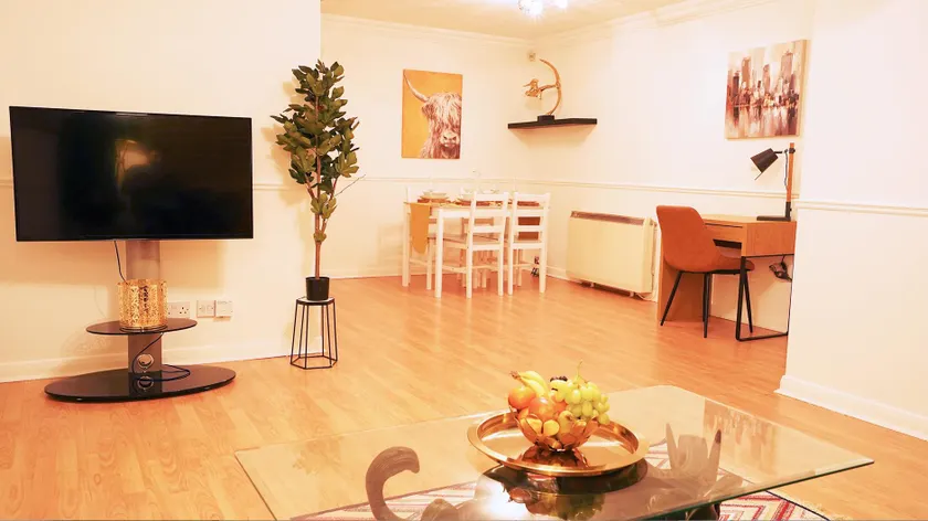 Ground floor Apt Slough by Easy2Manage  - Image 1