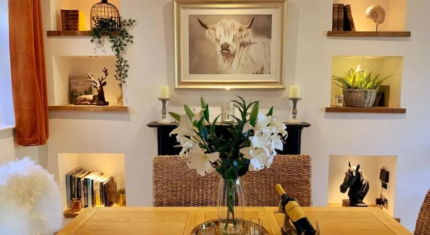 Renovated Miner’s Cottage - family & dog friendly - Image 1
