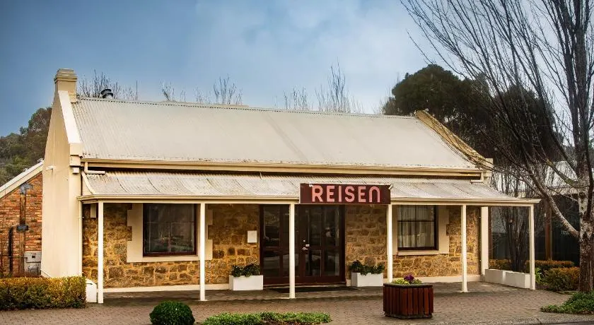 Reisen Hotel - Image 1