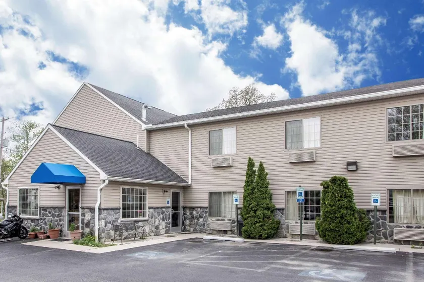 Passport Inn Paradise PA - Image 1