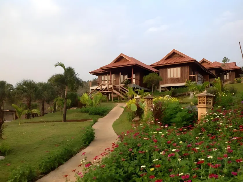 Maan Mek Talay Mok Resort - Image 1