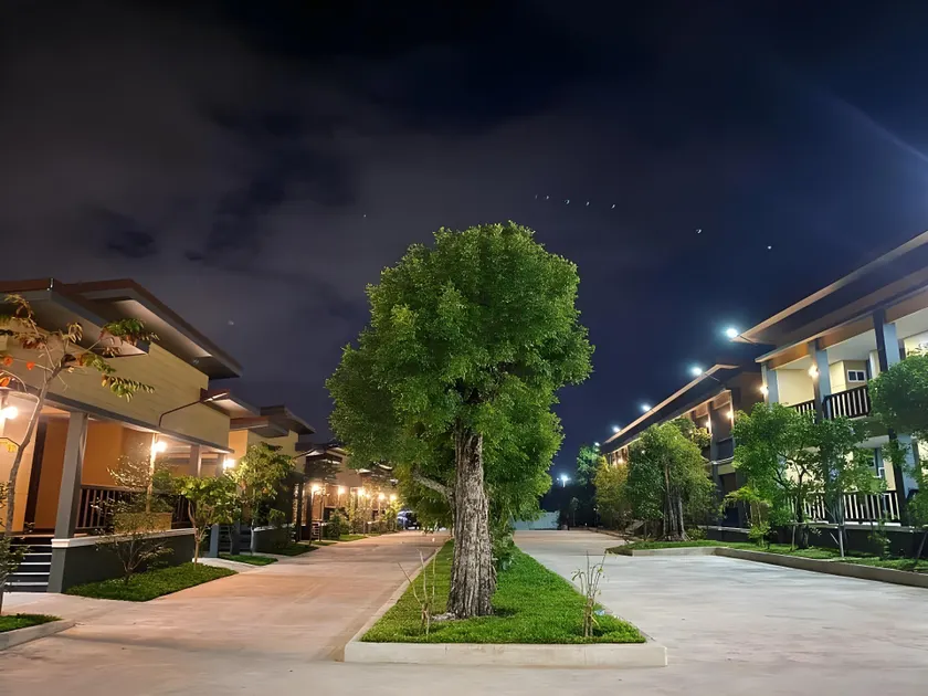 Green forest resort - Image 1