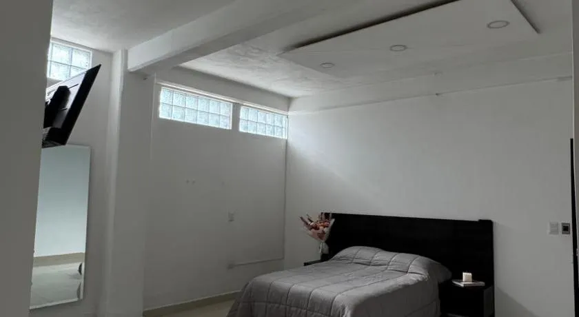 Habitación en departamento de lujo - Image 1