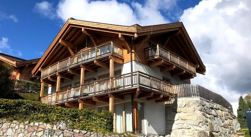 Apartamento vacacional con sauna y jacuzzi | Vistas a la montaña - Image 1