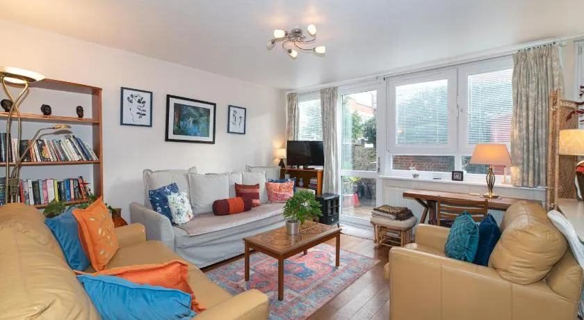 Homely flat by the river in Battersea SW London - Pass the Keys - Image 1