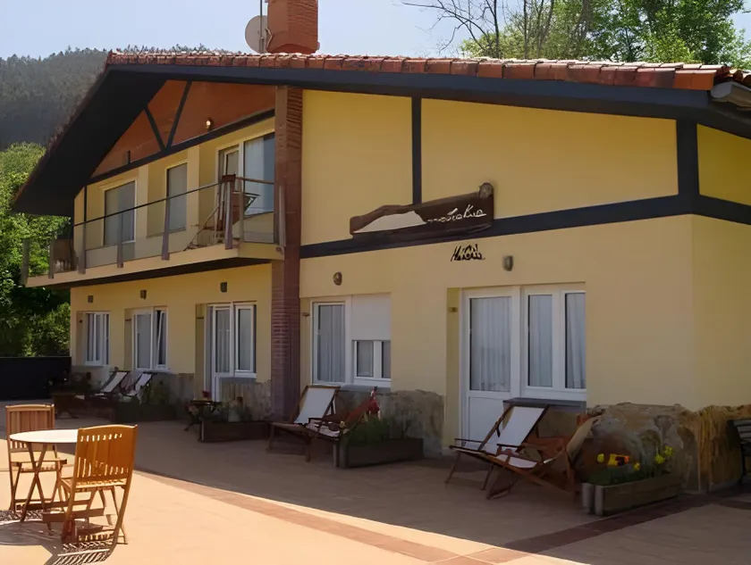 Hotel Metrokua - Image 1