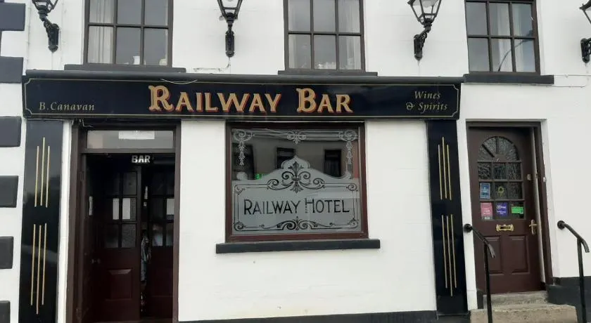 Railway Bar Apartment - Image 1