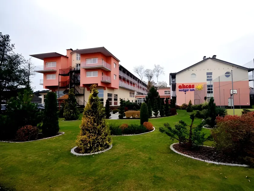 Akces Medical Fit & Spa Basen, Sauna, Jacuzzi i Siłownia w Cenie - Image 1