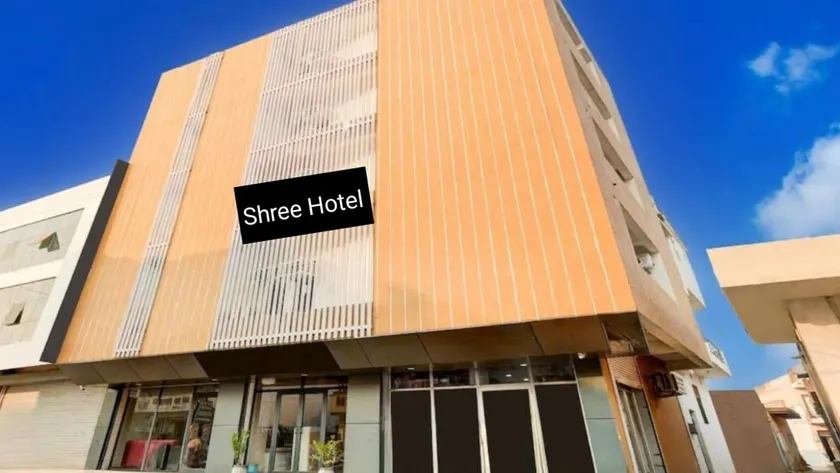 Shree Hotel - Image 1