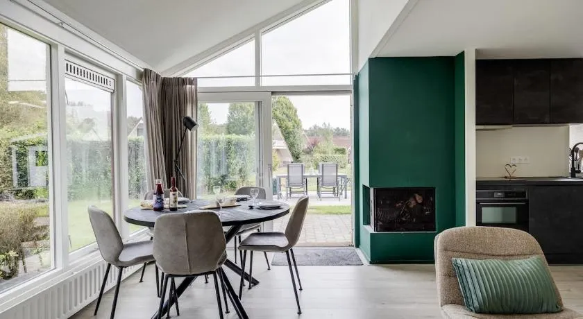 Bladkoning I Trendy Huisje met Openhaard - Image 1