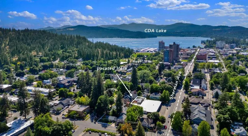 Walk to Lake & Downtown - Historic CDA Cottage - Image 1