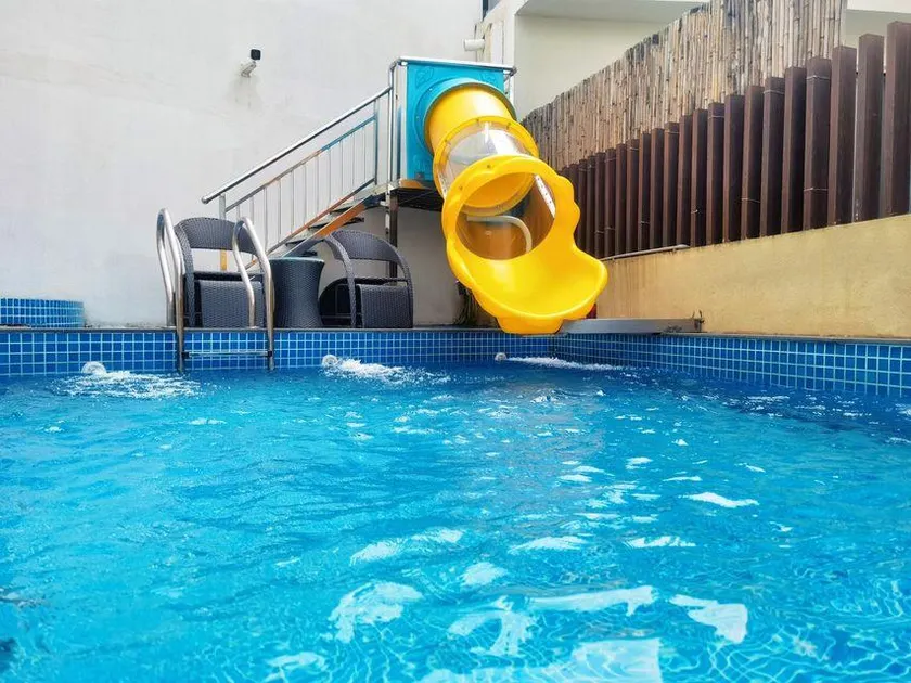 Yihe Hot Spring City Hotel - Image 1
