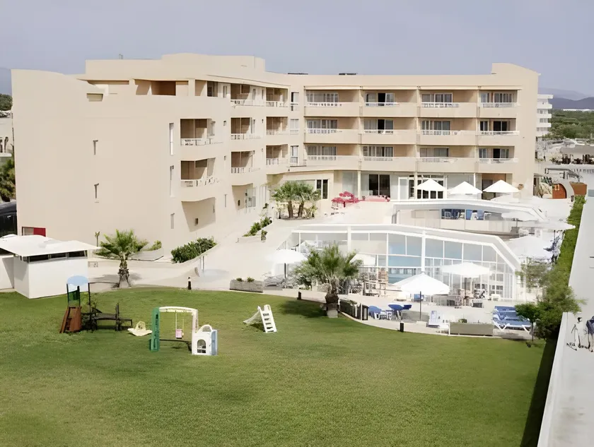 Aparthotel Dunes Platja - Image 1