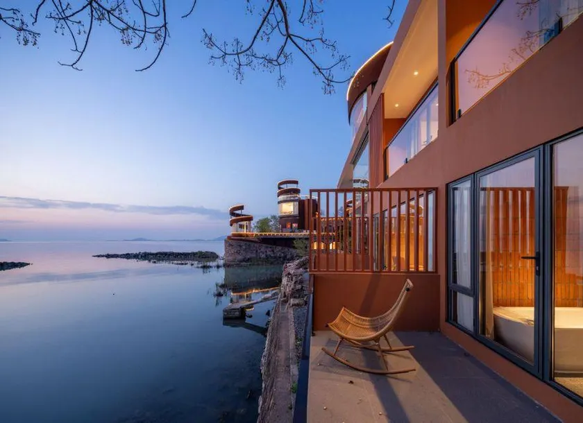 Suzhou Lim · Orange Bay Lake View Homestay - Image 1