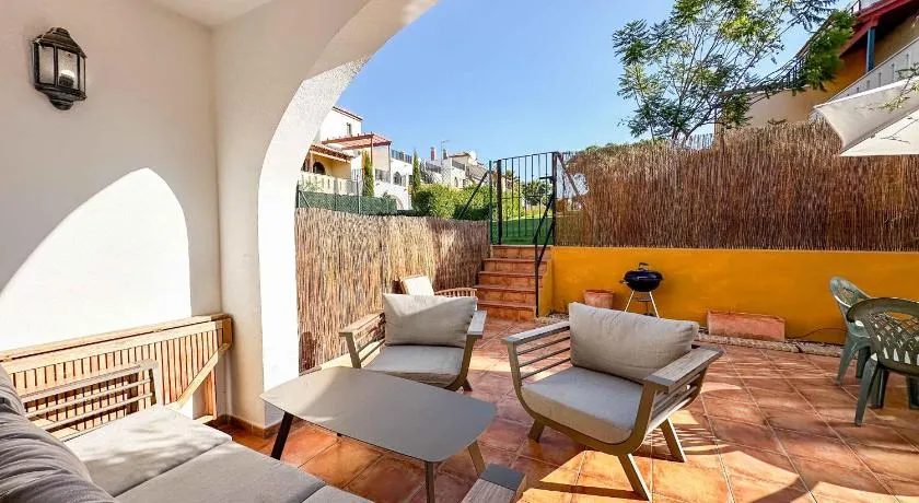 Poolside Townhouse - Sleeps 6 - ROU02 - Image 1