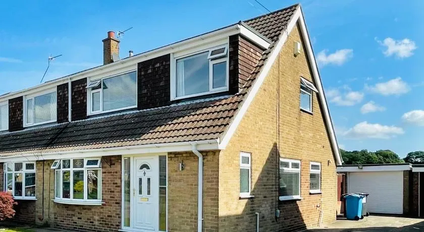 Spacious cosy quiet house&Free parking&Garden - Image 1