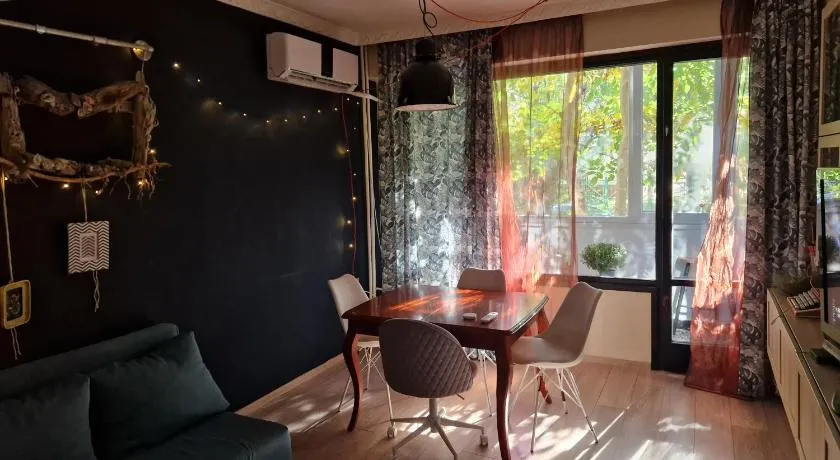 Homey art apartment next to Drujba lake Metro stations and bul.Tsarigradsko Shose - Image 1