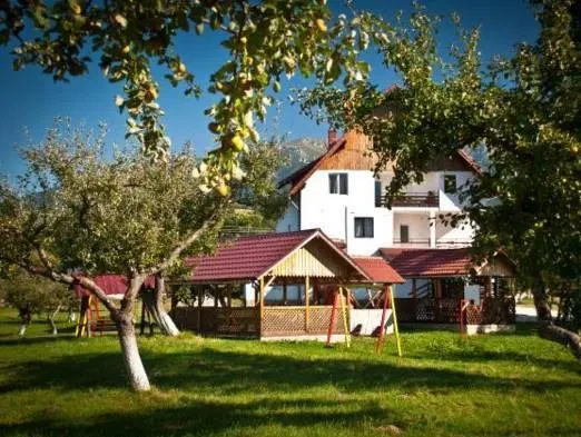 Pensiunea din Livada - Image 1