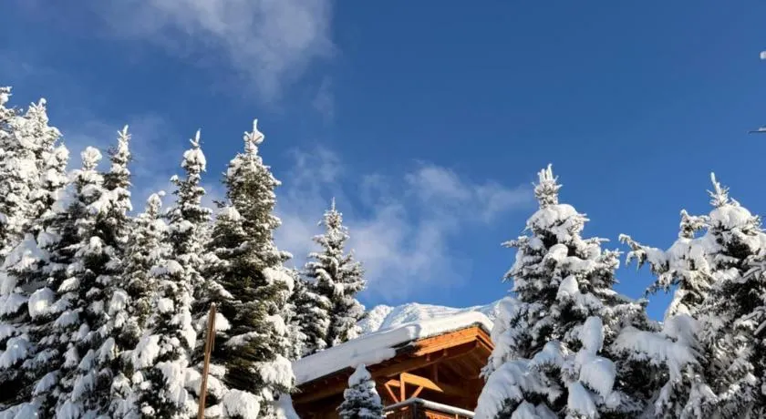 Superbe appartement avec vue et parking gratuit - Image 1
