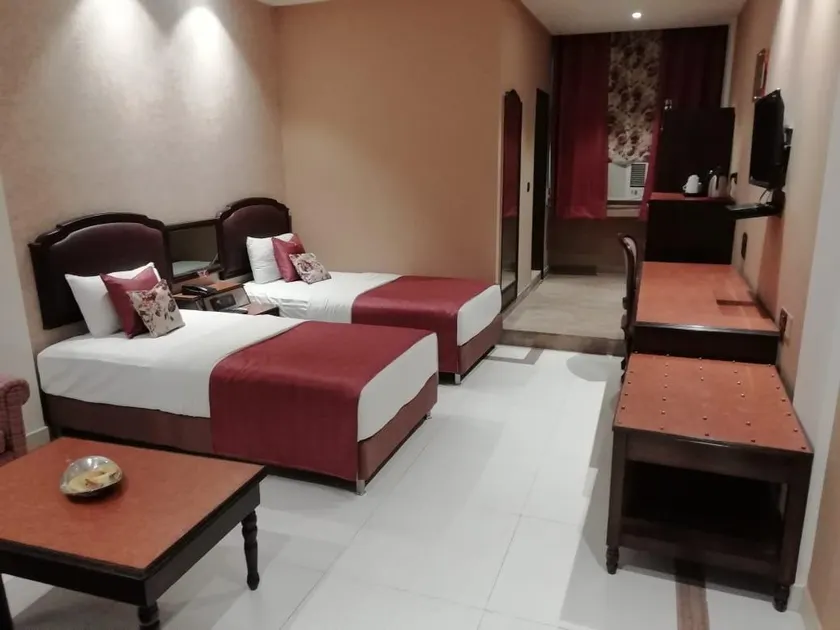 Hotel Jewel Palace - Image 1