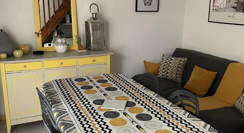 Pavillon de vacances chic et moderne - Image 1