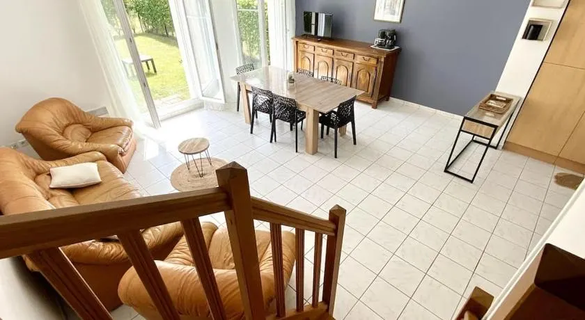 Maison pour 6 personnes avec garage et jardin - Image 1