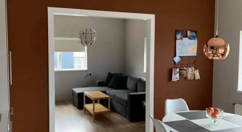 Casablanca Apartments - Image 1