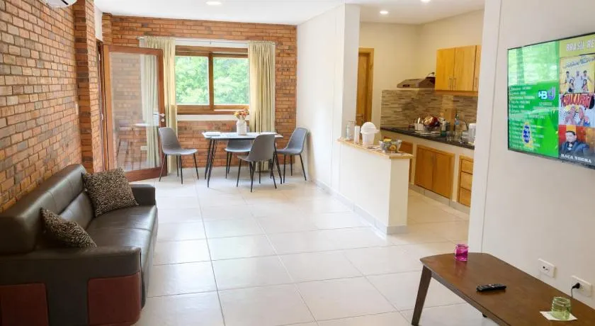 Elegante apartamento nuevo de 75 m2 con balcón y parking privado - Image 1