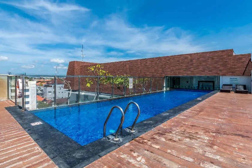 ZEN Rooms Kuta Square Mall - Image 1