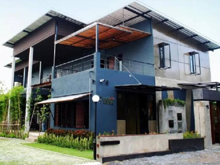 9roomz Hotel - Image 1
