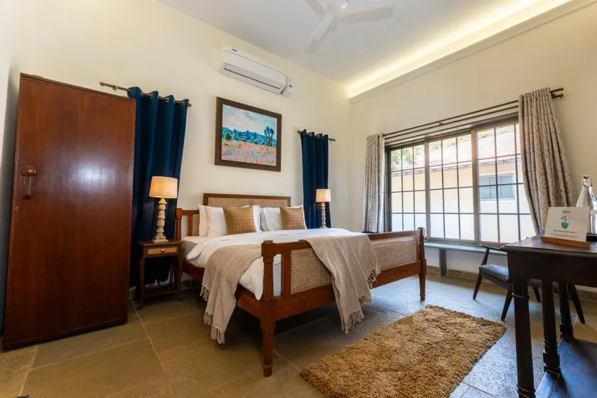 ELIVAAS Casa Mocha - Exquisite 5BHK Retreat with Pvt Pool & Verandah - Image 1